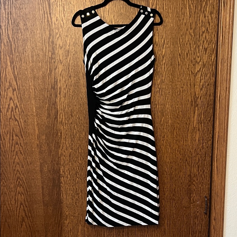 •WHITE HOUSE BLACK MARKET• dress